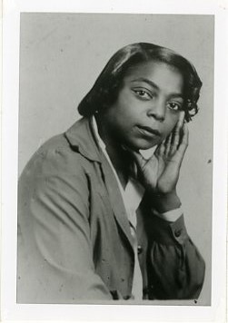 ualr-tbp-068midwife4_aw018